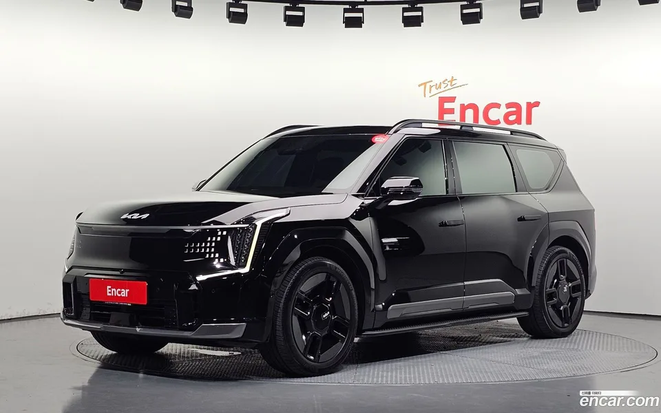 Kia EV9 4WD 2023 — photo 1, buy with delivery to Moscow
