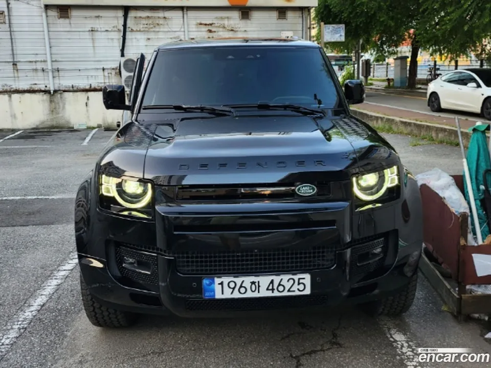 Land Rover Defender 90 D250 XS 2024 — photo 1, buy with delivery to Moscow