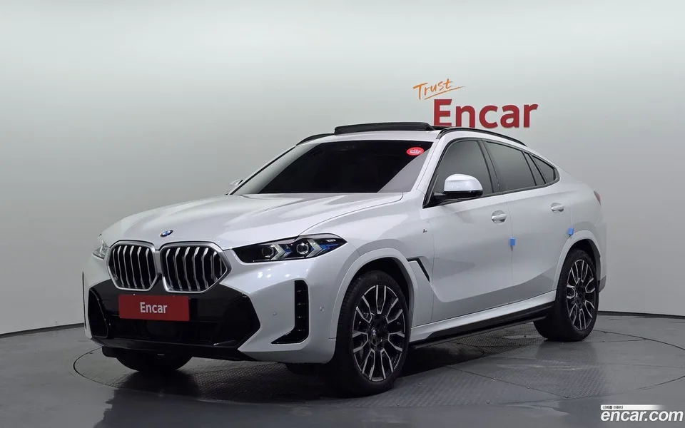 BMW X6 xDrive40i M 2023 — photo 1, buy with delivery to Moscow