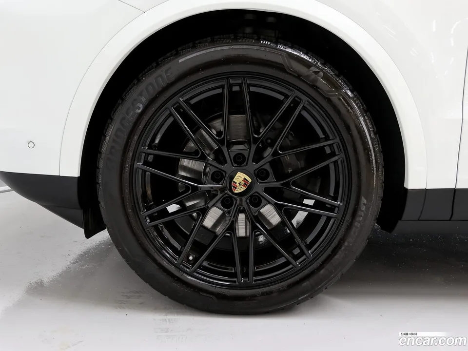 Porsche Cayenne 3.0 2023 — thumbnail 5