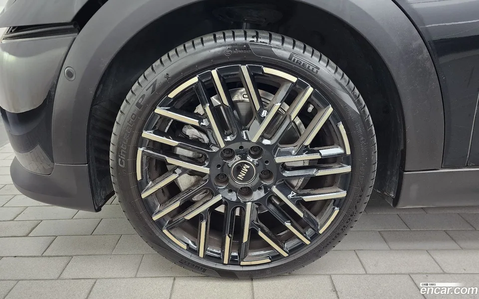 MINI Cooper S 5 2025 — thumbnail 2