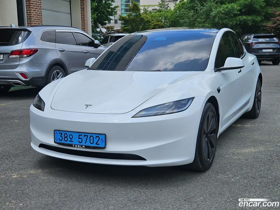 Tesla Model 3 RWD 2025 — thumbnail 3