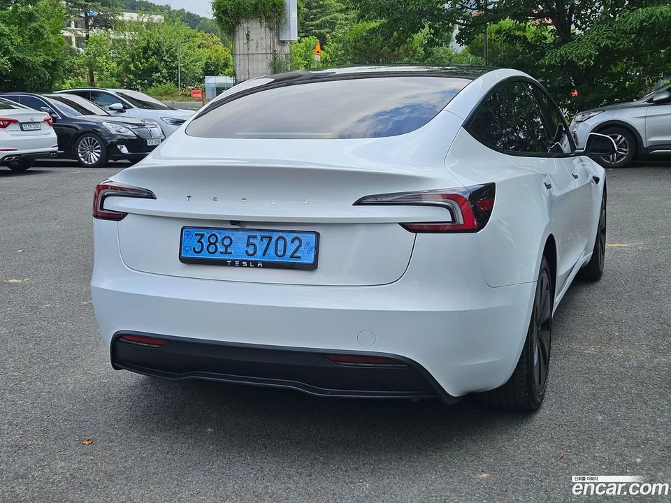 Tesla Model 3 RWD 2025 — thumbnail 5