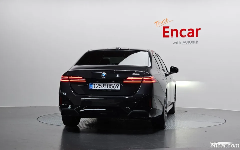 BMW 5 Series 520i M 2025 — thumbnail 4