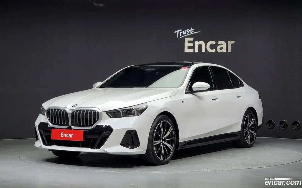 BMW 5 Series 530i xDrive M 2024 — photo 1, buy with delivery to Moscow