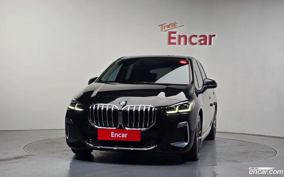 BMW 2 Series Active Tourer 220i M 2026 — миниатюра 3