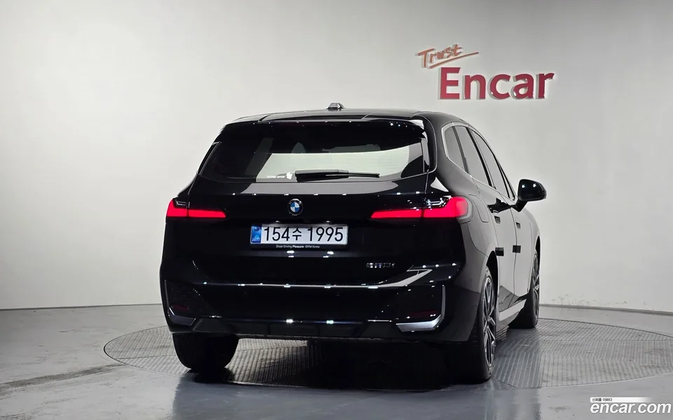 BMW 2 Series Active Tourer 220i M 2026 — миниатюра 4