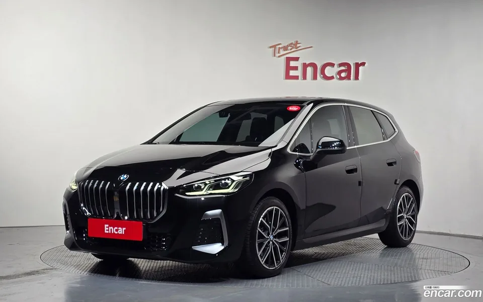 BMW 2 Series Active Tourer 220i M 2026 — фото 1, купить с доставкой в Москву