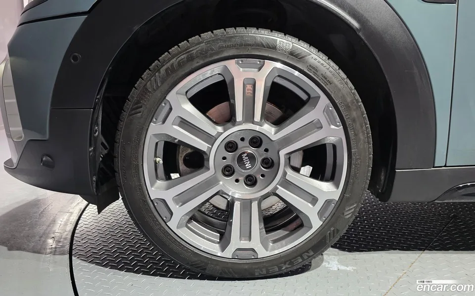 MINI Cooper S Countryman ALL4 2023 — thumbnail 2