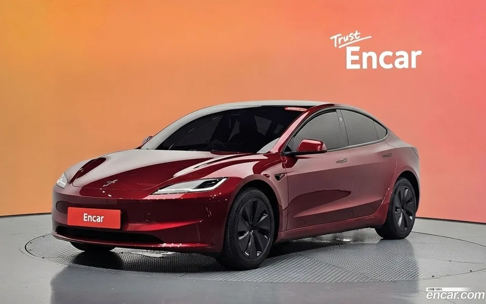 Tesla Model 3 AWD 2024 — photo 1, buy with delivery to Moscow