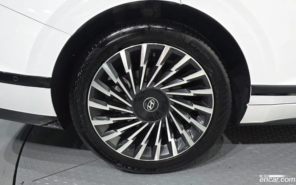 Hyundai Grandeur 2.5 2WD 2025 — thumbnail 2