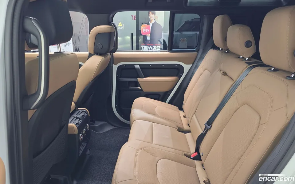 Land Rover Defender 110 D300 X- HSE 2026 — thumbnail 4