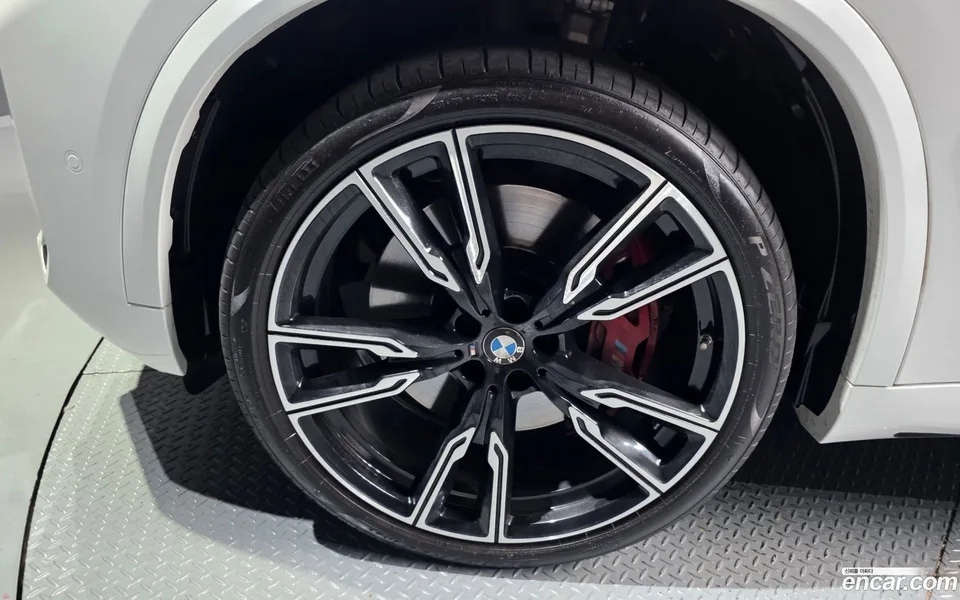 BMW X5 M60i 2025 — thumbnail 2