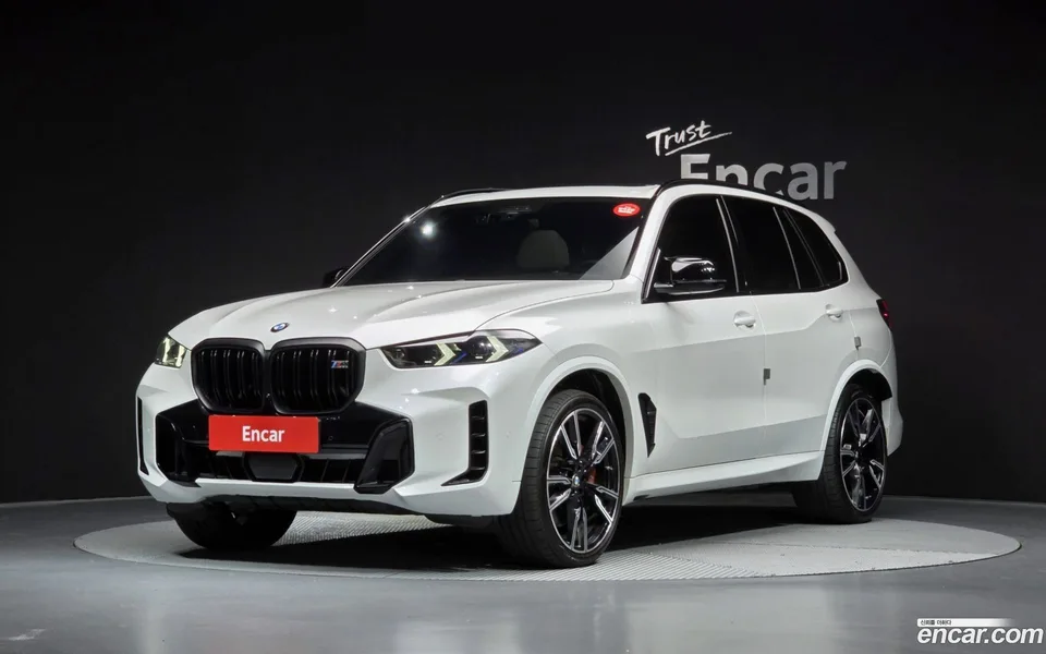 BMW X5 M60i 2025 — photo 1, buy with delivery to Moscow