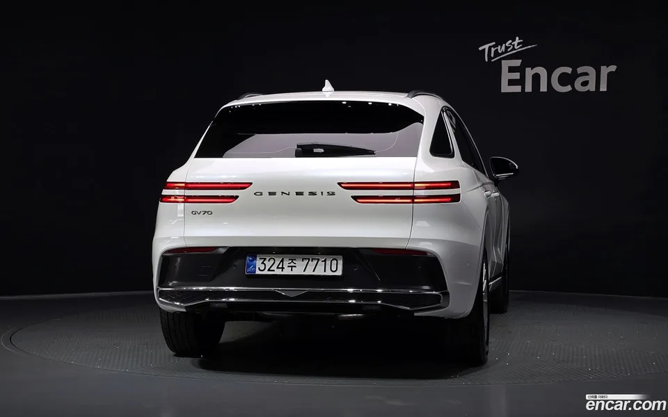 Genesis GV70 2.5T 2WD 2025 — thumbnail 4