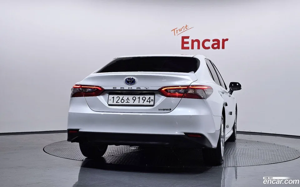 Toyota Camry 2.5 LE 2023 — thumbnail 4