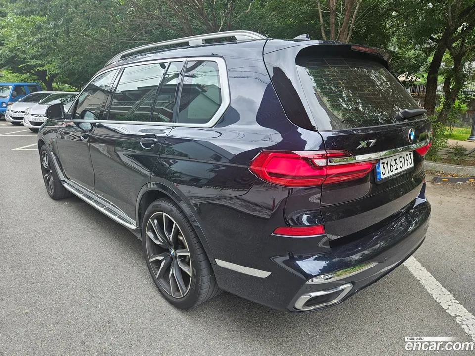 BMW X7 xDrive 40i M 6 2022 — thumbnail 3