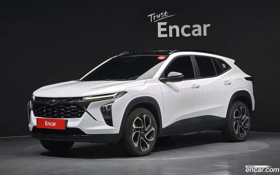 Chevrolet Trax Crossover 1.2 RS 2023 — photo 1, buy with delivery to Moscow