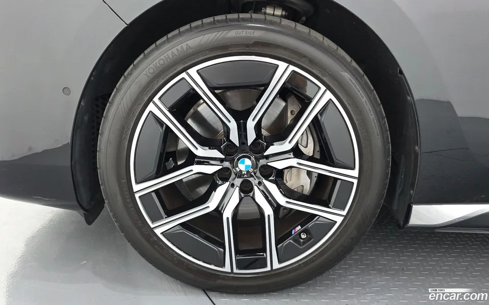 BMW 7 Series 740i xDrive M 2024 — миниатюра 2