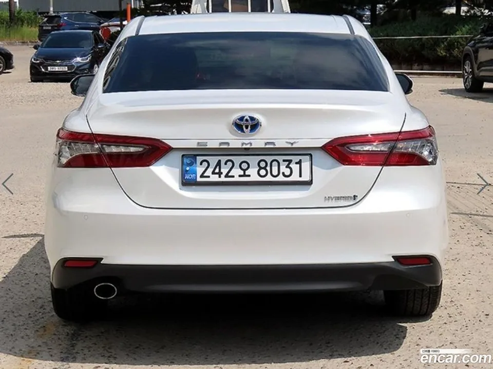 Toyota Camry 2.5 XLE 2024 — thumbnail 4