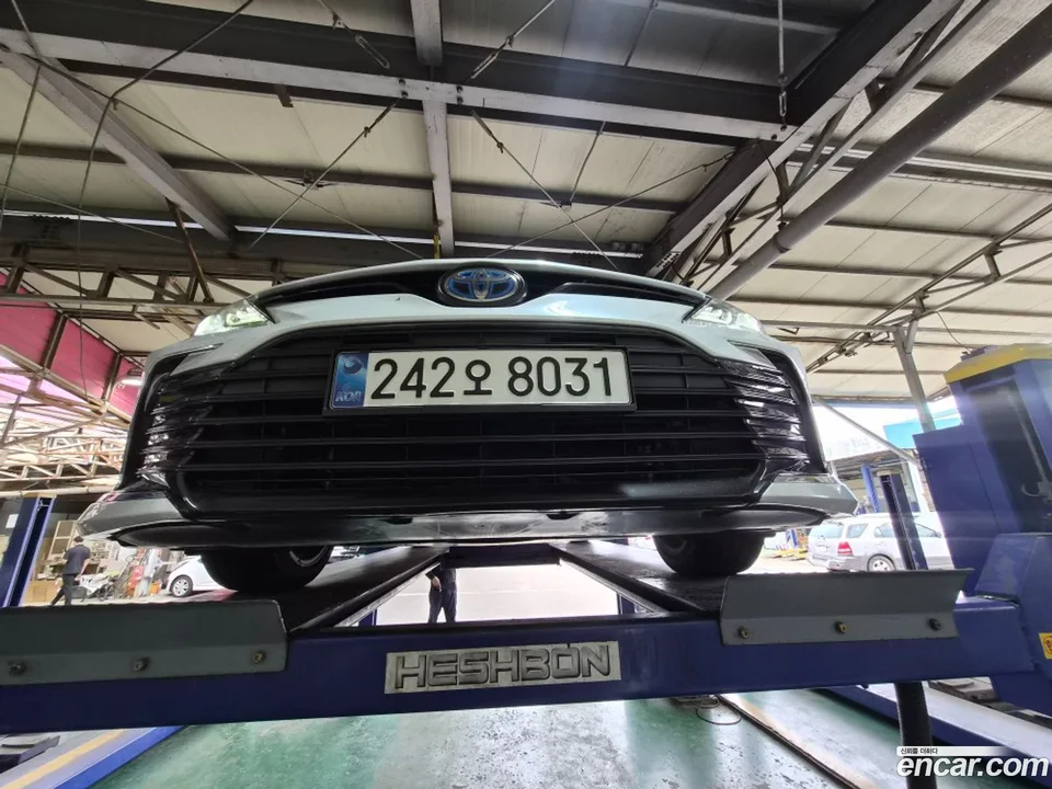 Toyota Camry 2.5 XLE 2024 — photo 1, buy with delivery to Moscow