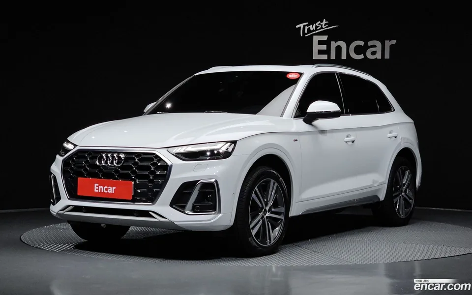 Audi Q5 45 TFSI 2022 — photo 1, buy with delivery to Moscow