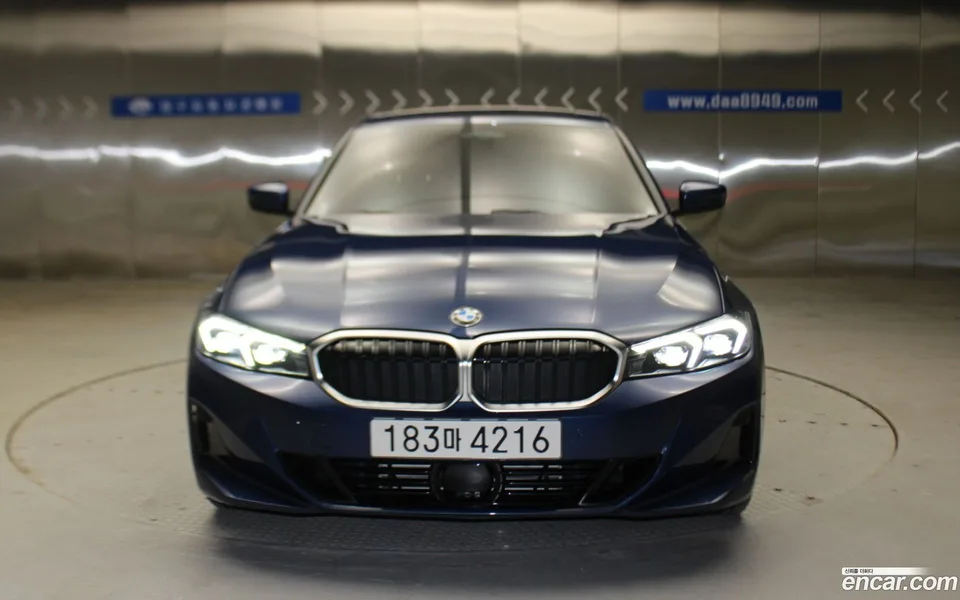 BMW 3 Series 320d 2023 — thumbnail 3