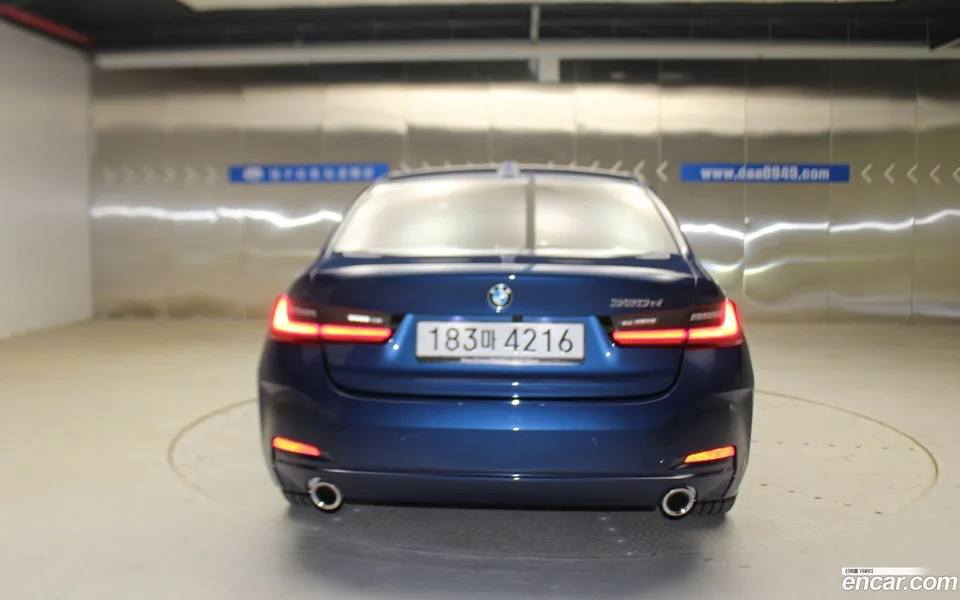 BMW 3 Series 320d 2023 — thumbnail 4