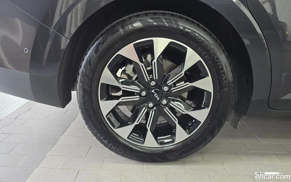 Kia Carnival 9 2023 — thumbnail 2