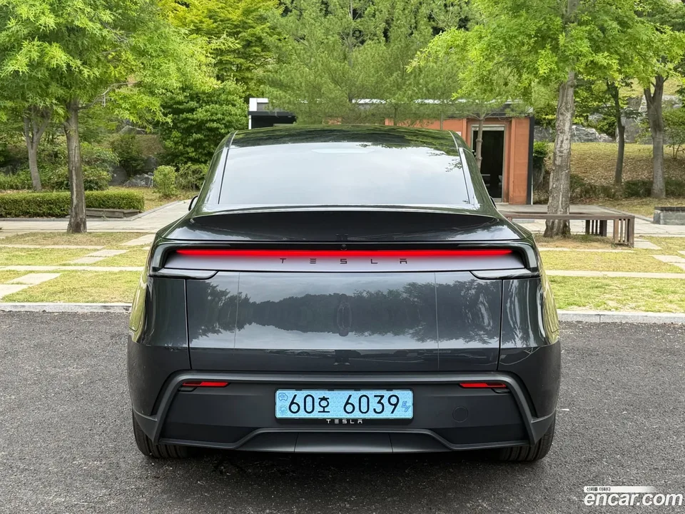 Tesla Model Y RWD 2026 — миниатюра 4