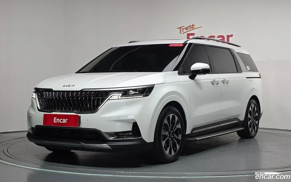Kia Carnival 9 2022 — photo 1, buy with delivery to Moscow
