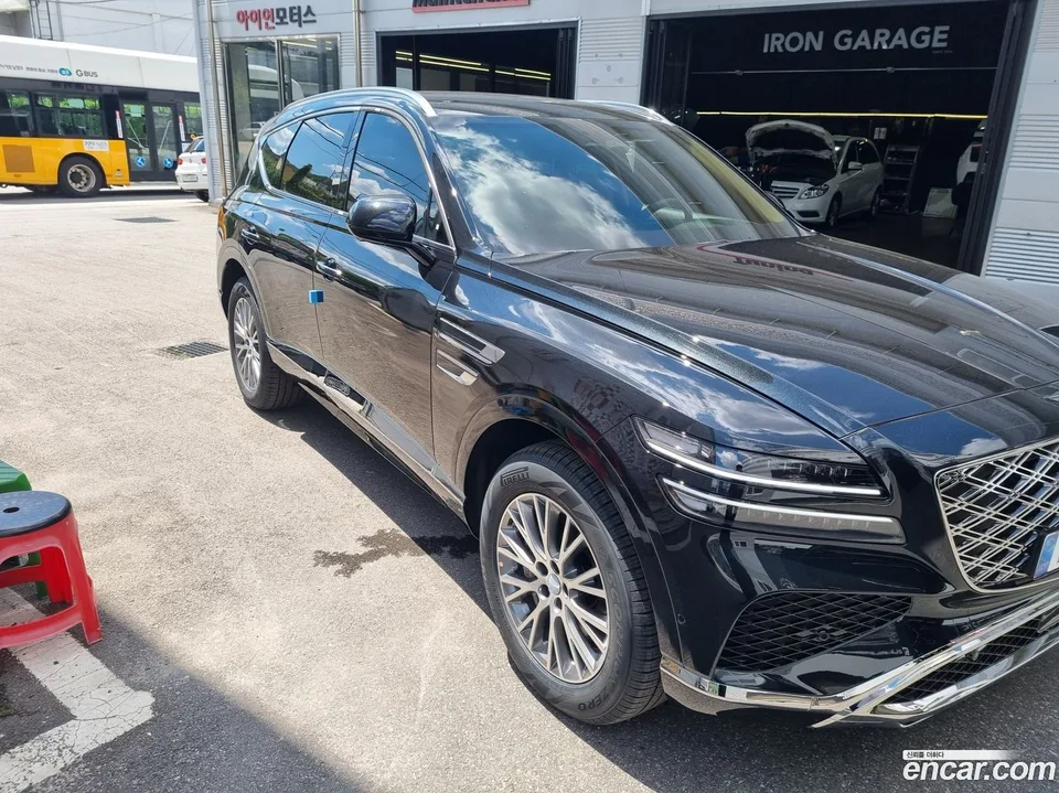 Genesis GV80 2.5T 2WD 2026 — photo 1, buy with delivery to Moscow