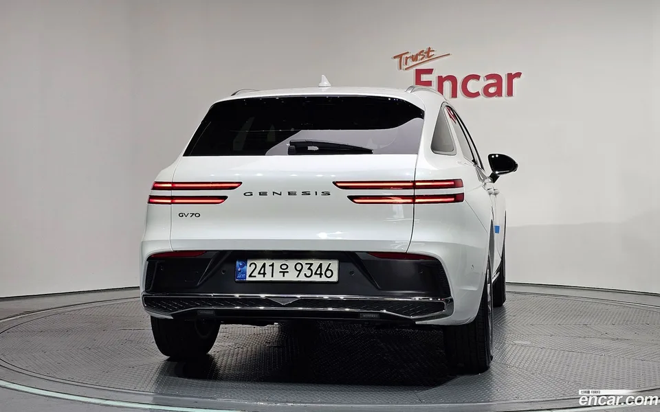 Genesis GV70 2.5T 2WD 2024 — миниатюра 4