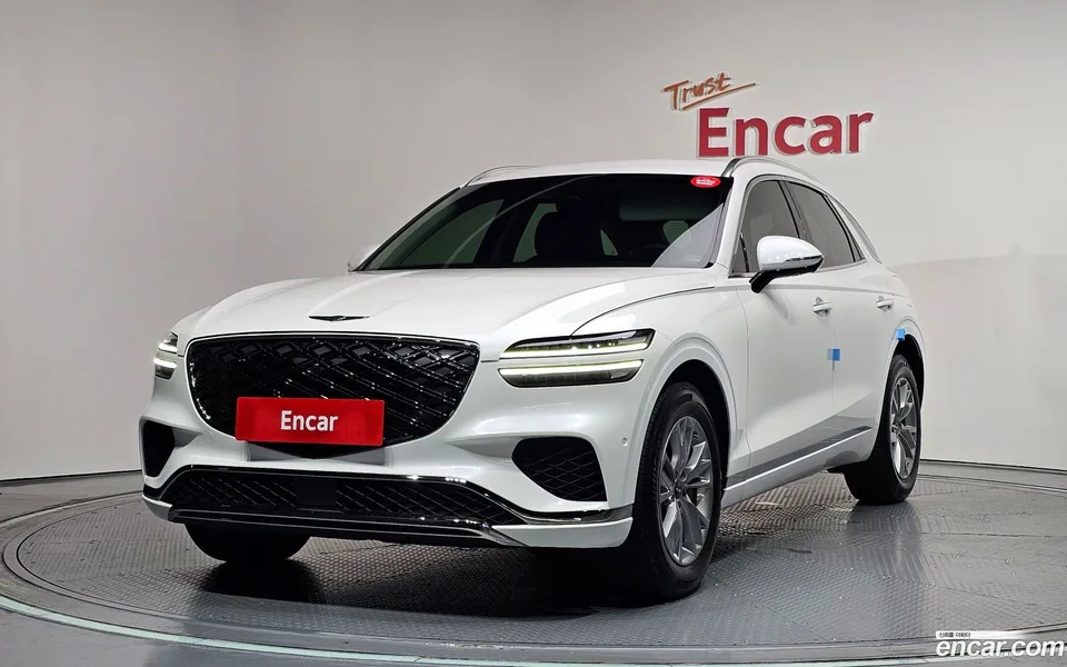 Genesis GV70 2.5T 2WD 2024 — фото 1, купить с доставкой в Москву