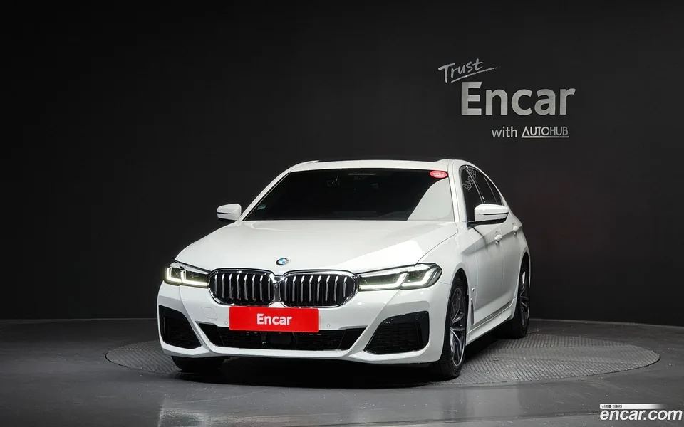 BMW 5 Series 520i M 2023 — thumbnail 3