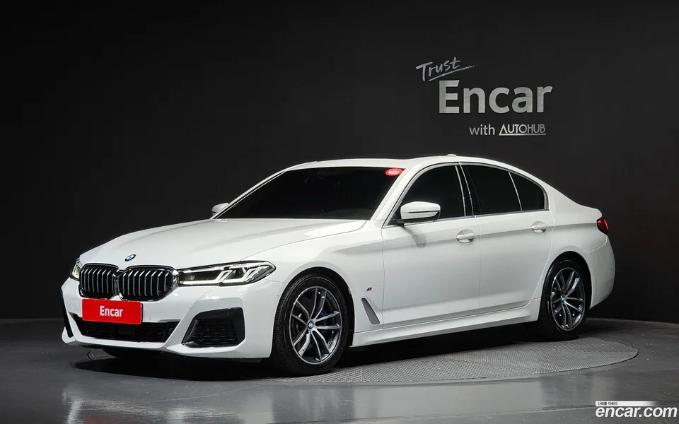 BMW 5 Series 520i M 2023 — photo 1, buy with delivery to Moscow