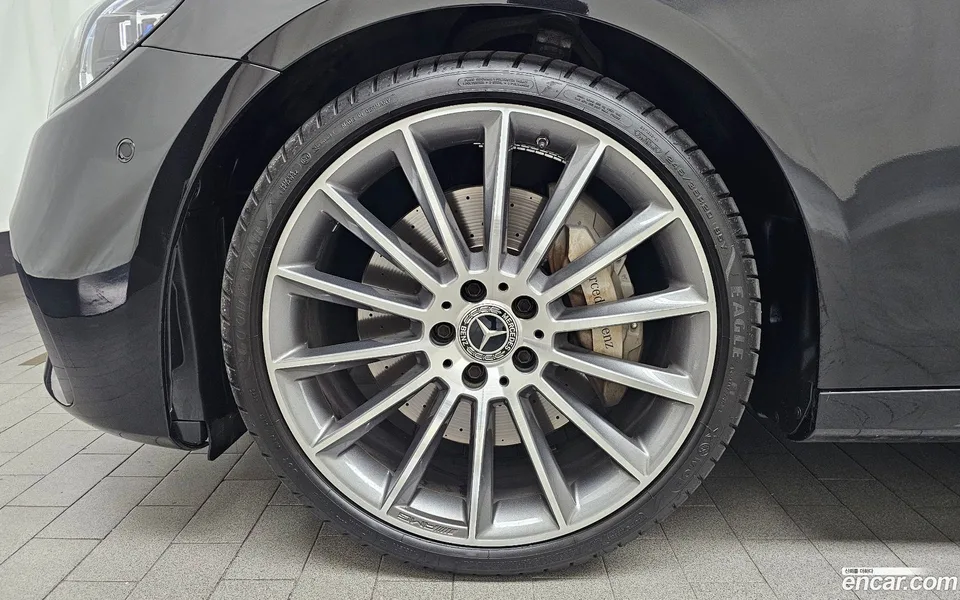 Mercedes-Benz E-Class E350 4MATIC AMG Line 2022 — миниатюра 2