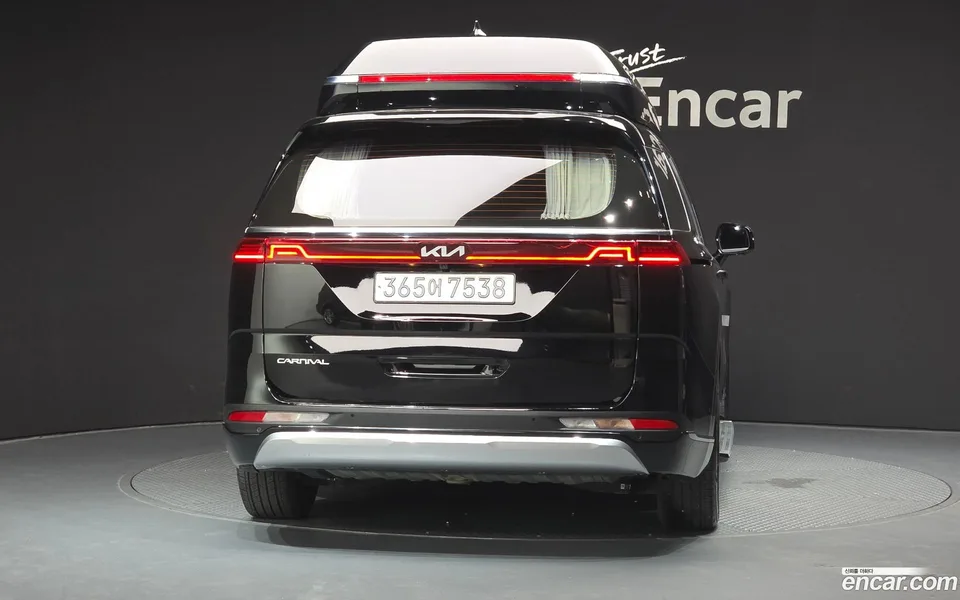 Kia Carnival 7 2022 — thumbnail 4