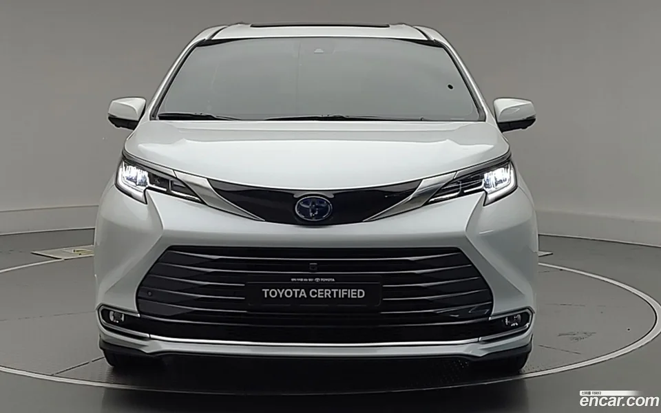 Toyota Sienna 2.5 2WD 2025 — thumbnail 3