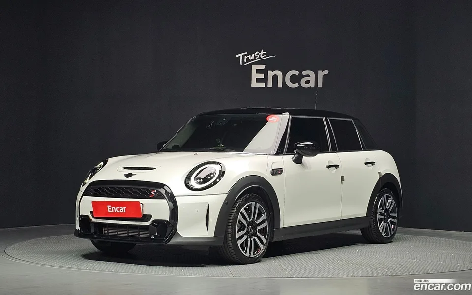 MINI Cooper S 5 2024 — photo 1, buy with delivery to Moscow