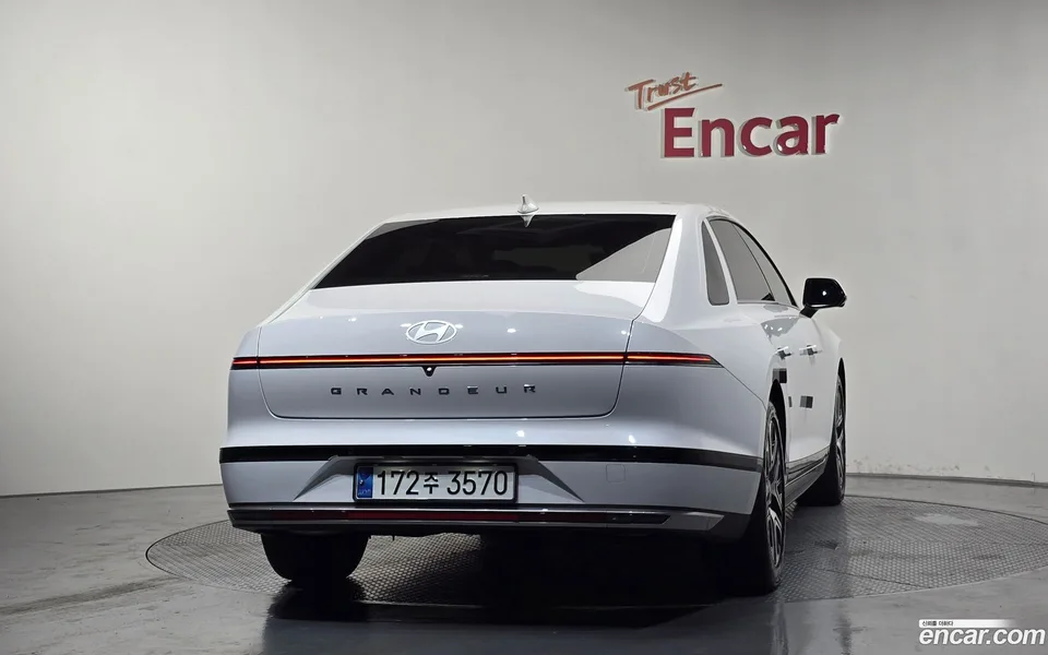 Hyundai Grandeur Hybrid 2023 — thumbnail 4