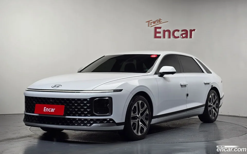 Hyundai Grandeur Hybrid 2023 — photo 1, buy with delivery to Moscow