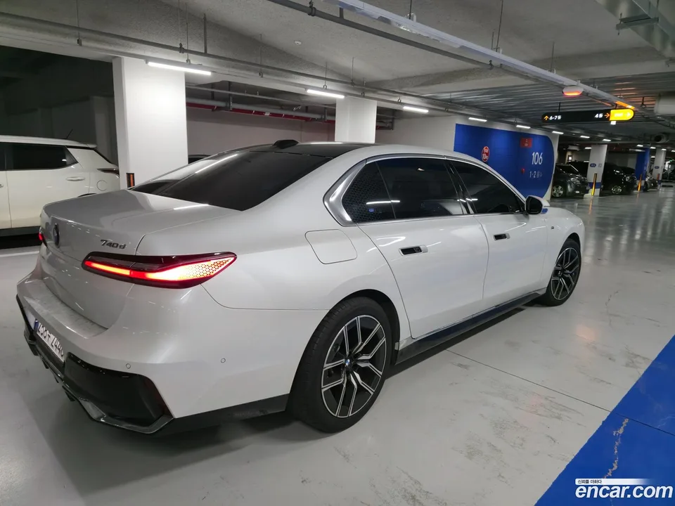 BMW 7 Series 740d xDrive M 2024 — thumbnail 3