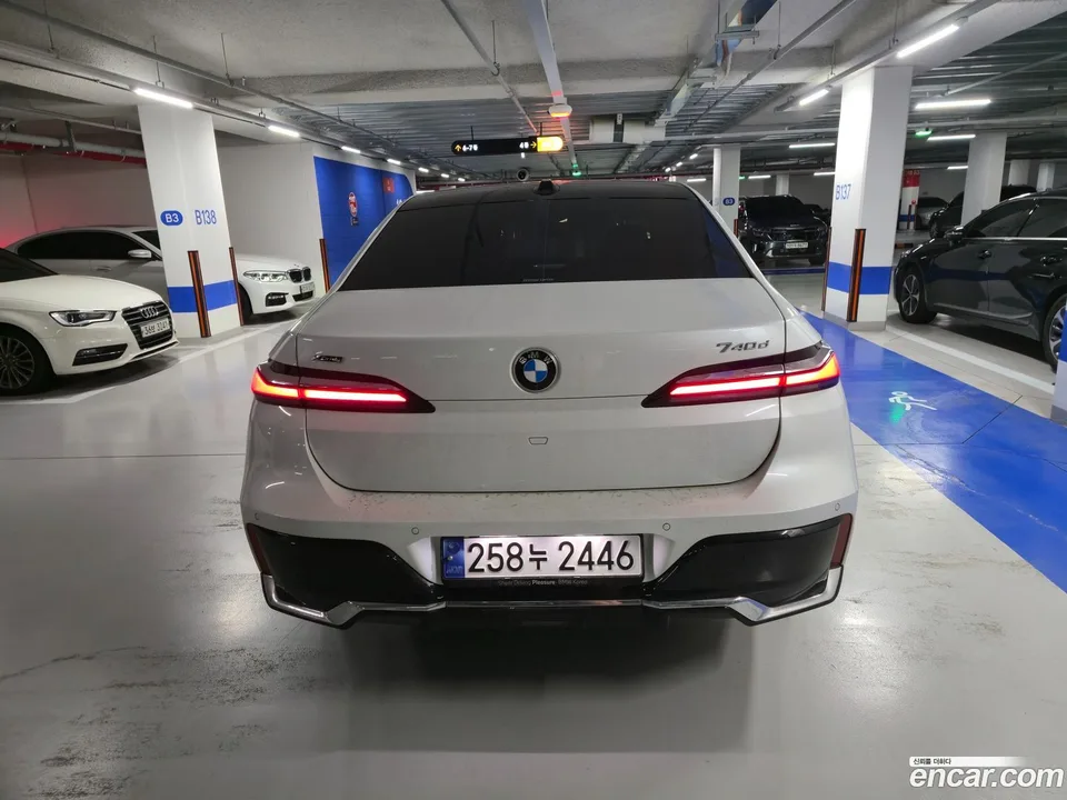 BMW 7 Series 740d xDrive M 2024 — thumbnail 4