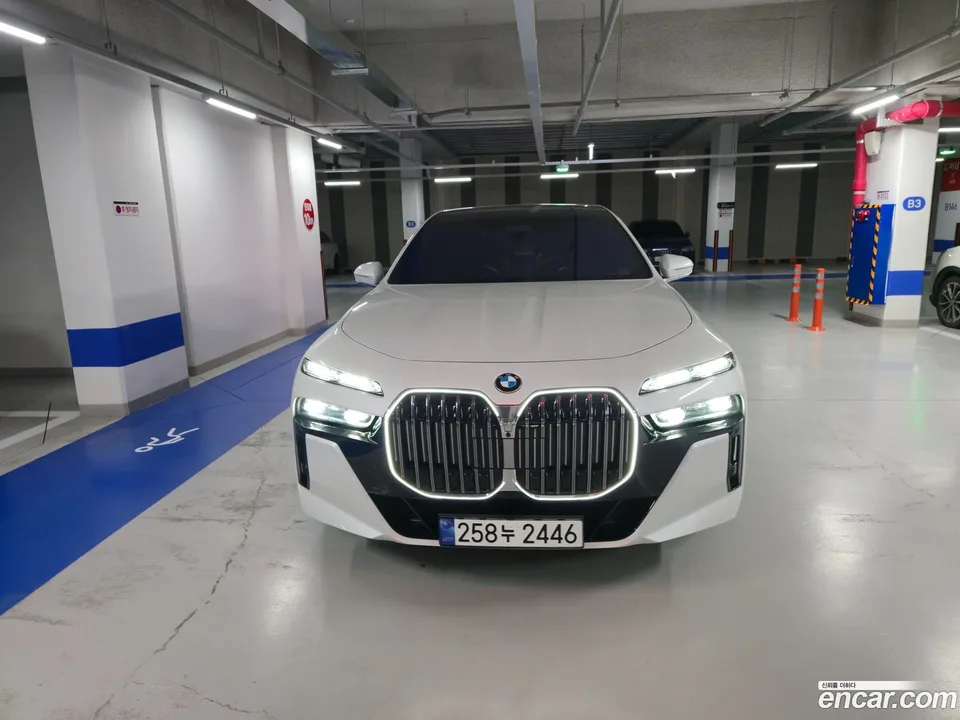 BMW 7 Series 740d xDrive M 2024 — photo 1, buy with delivery to Moscow
