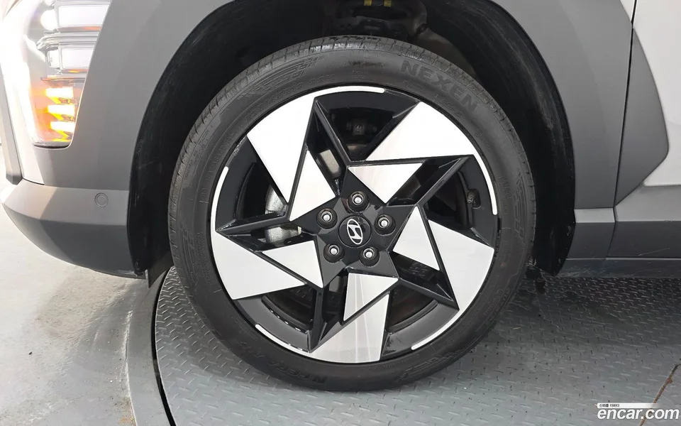 Hyundai Kona 1.6 2WD 2023 — миниатюра 2