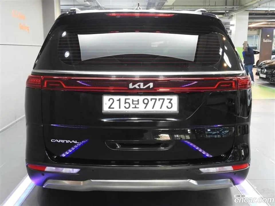 Kia Carnival 9 2022 — thumbnail 4