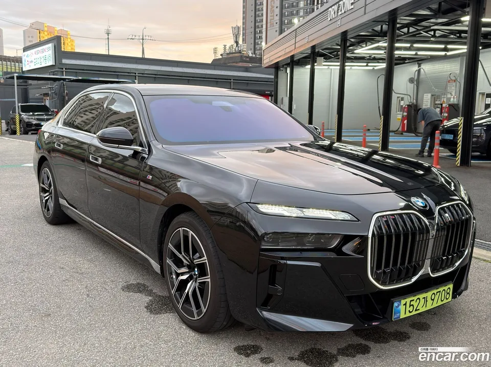 BMW 7 Series 740i xDrive M 2025 — thumbnail 3