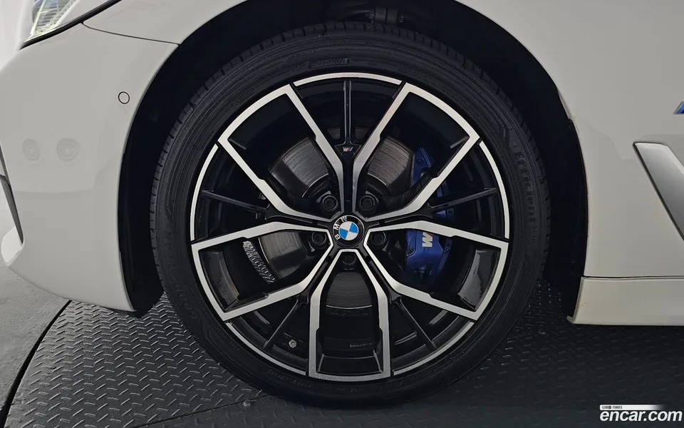 BMW 5 Series 530i xDrive M 2023 — thumbnail 2