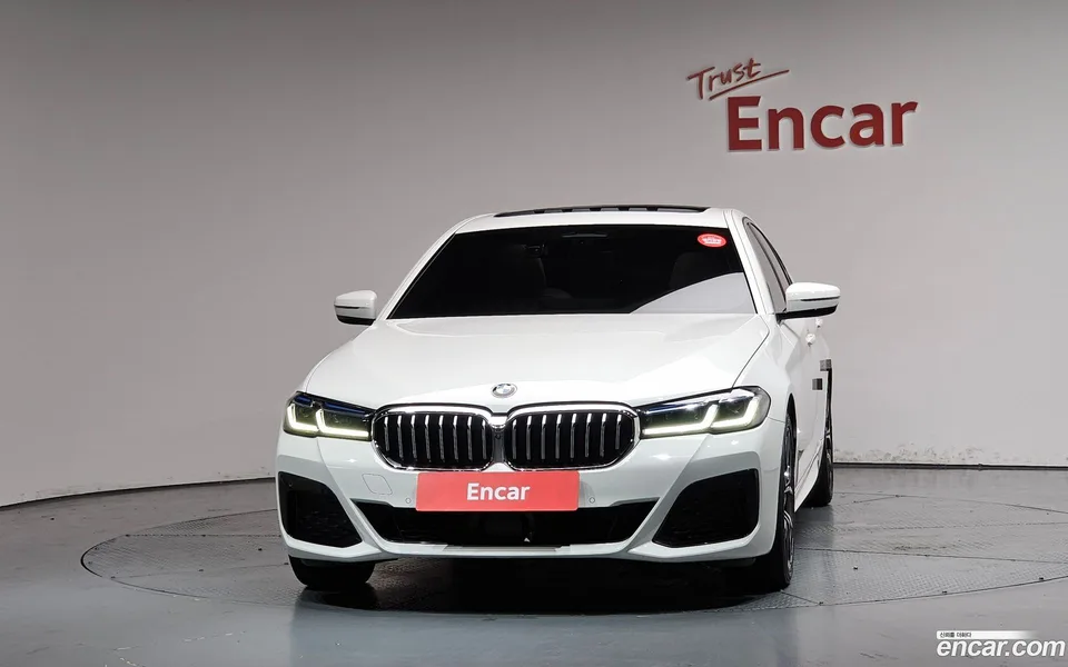 BMW 5 Series 530i xDrive M 2023 — thumbnail 3